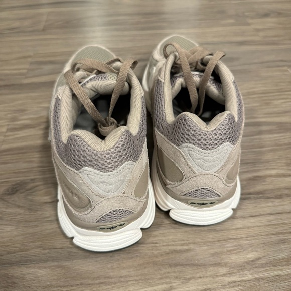 Saucony ProGrid Omni 9 Sneaker - Picture 4 of 6